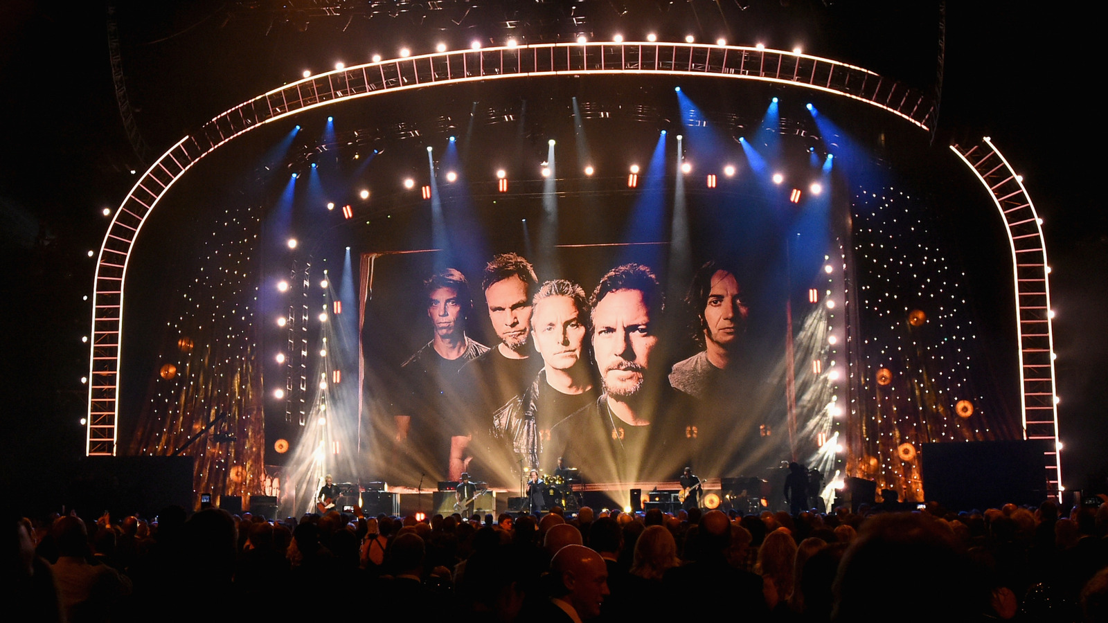 النجوم الذين لا يستطيعون تحمل مربى اللؤلؤ