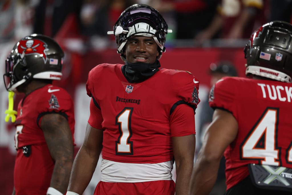 بوكانير يركضون راشاد وايت ضحية محاولة الابتزاز المزعومة