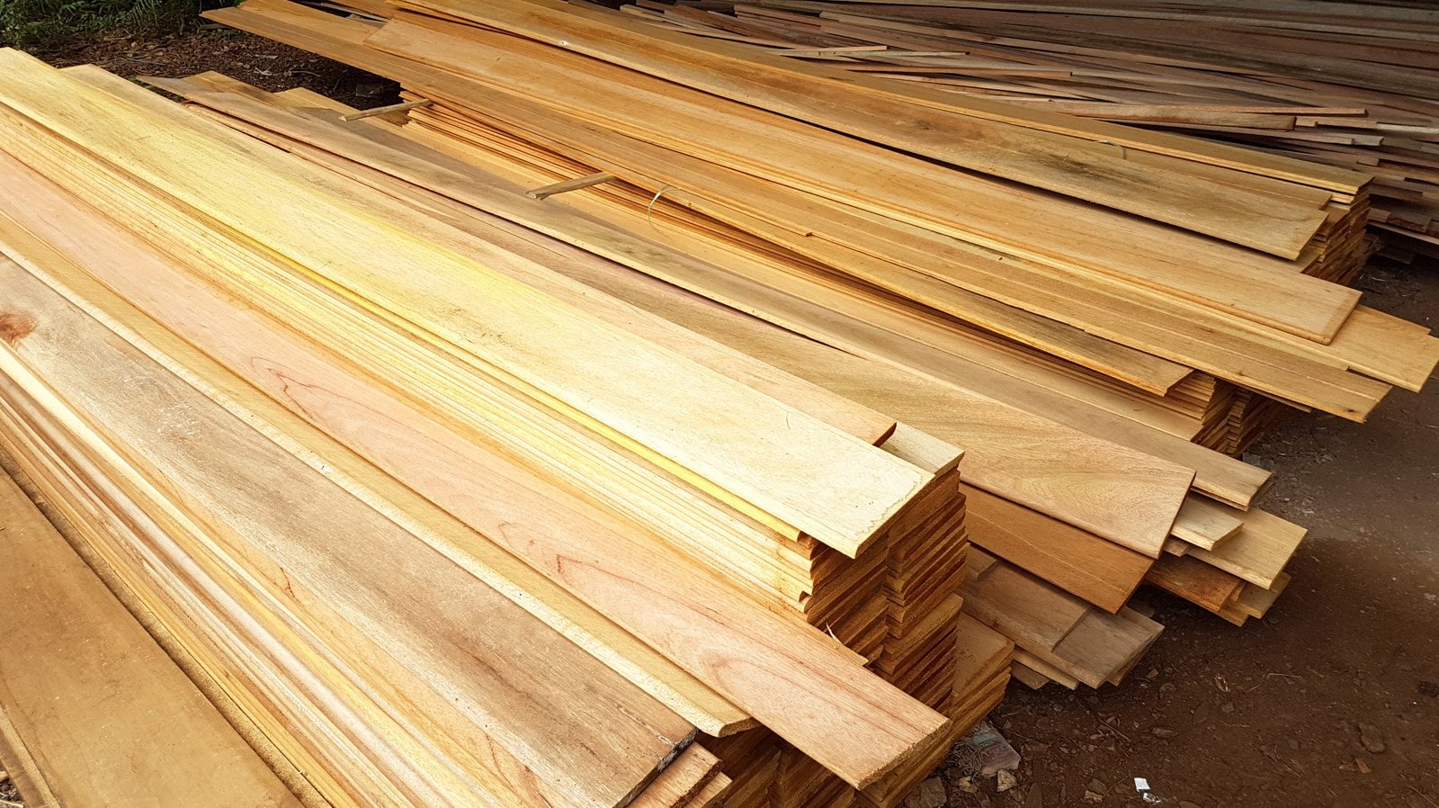 تجديد سقف مع ألواح سياج اعتصام لتصميم ريفي