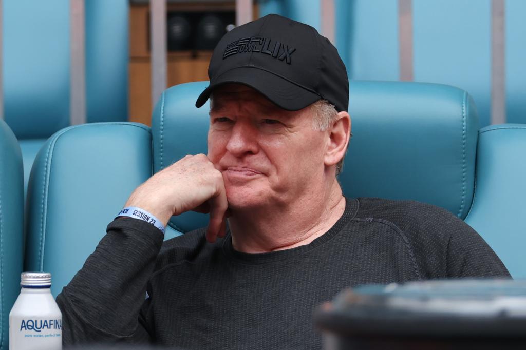 تُظهر السلسلة الجديدة الجانب القبيح المبتذلة في حضور ألعاب اتحاد كرة القدم الأميركي