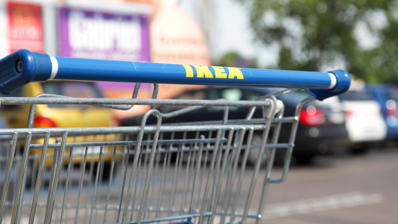 ما الذي تمثله Ikea حقًا؟