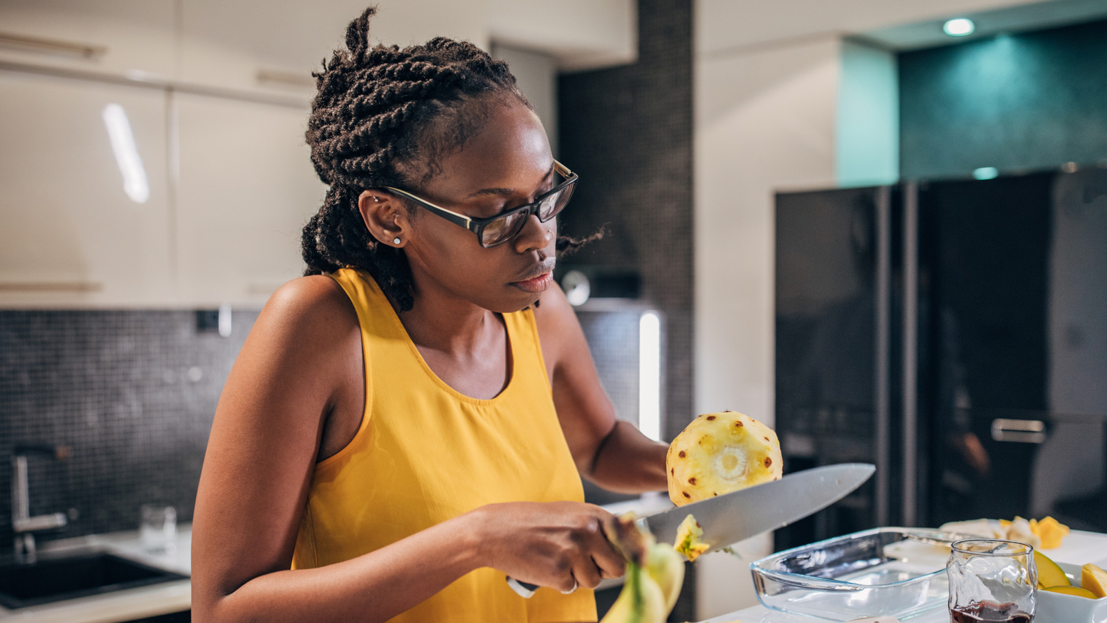 الفاكهة الاستوائية التي يمكنك تناولها قبل النوم للنوم بشكل أفضل