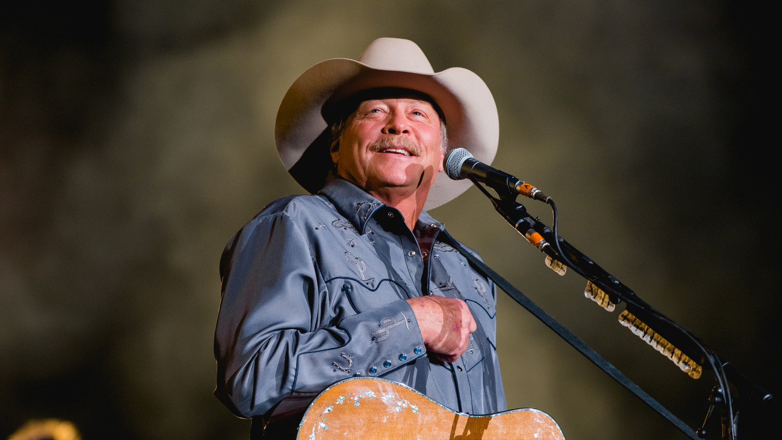 المرض الذي أنهى مهنة آلان جاكسون جولة