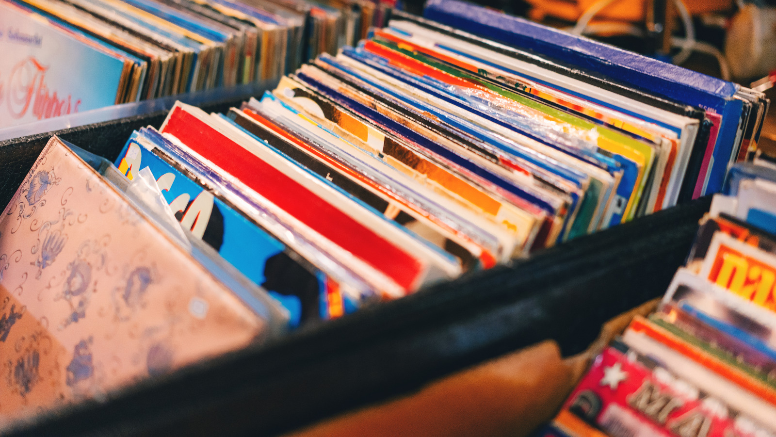 حول حاملي منديل Ikea إلى أفضل طريقة لعرض ألبومات الفينيل