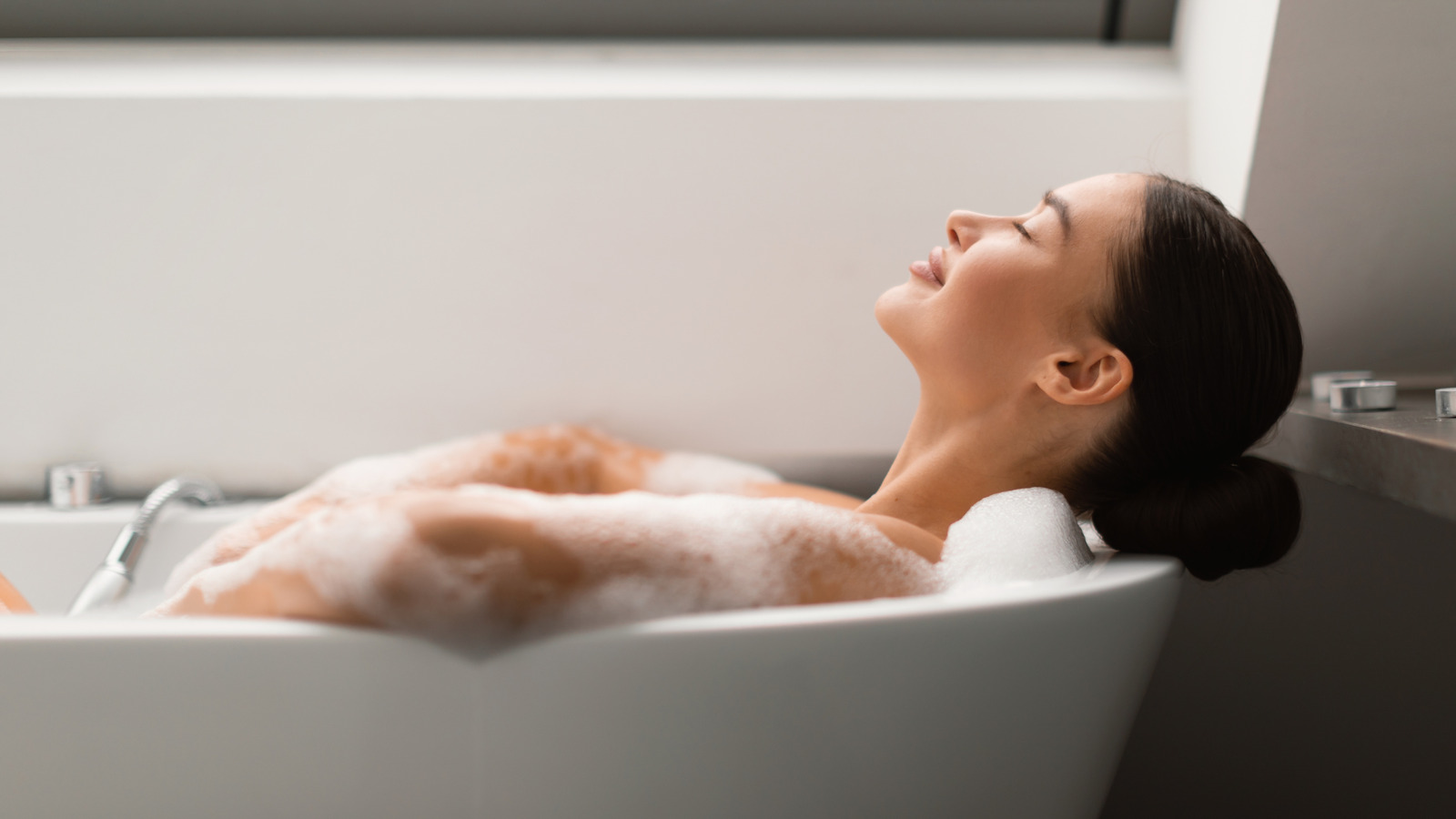 عندما تأخذ حمام المغنيسيوم ، هذا ما يحدث لجسمك