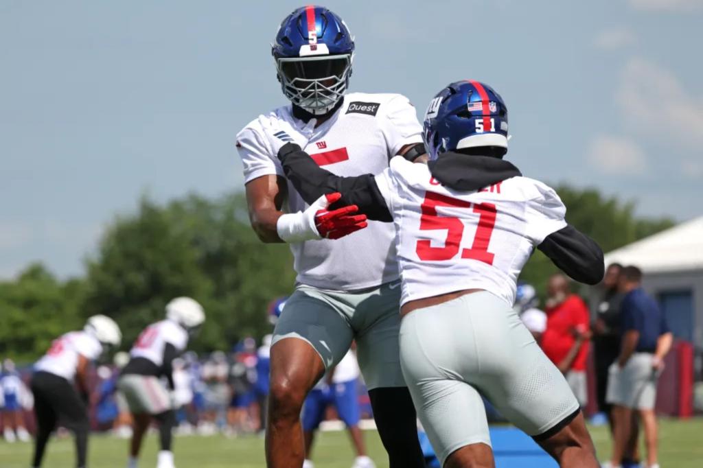 لا يخاف العمالقة الذين يمرون عن عجلاتهم