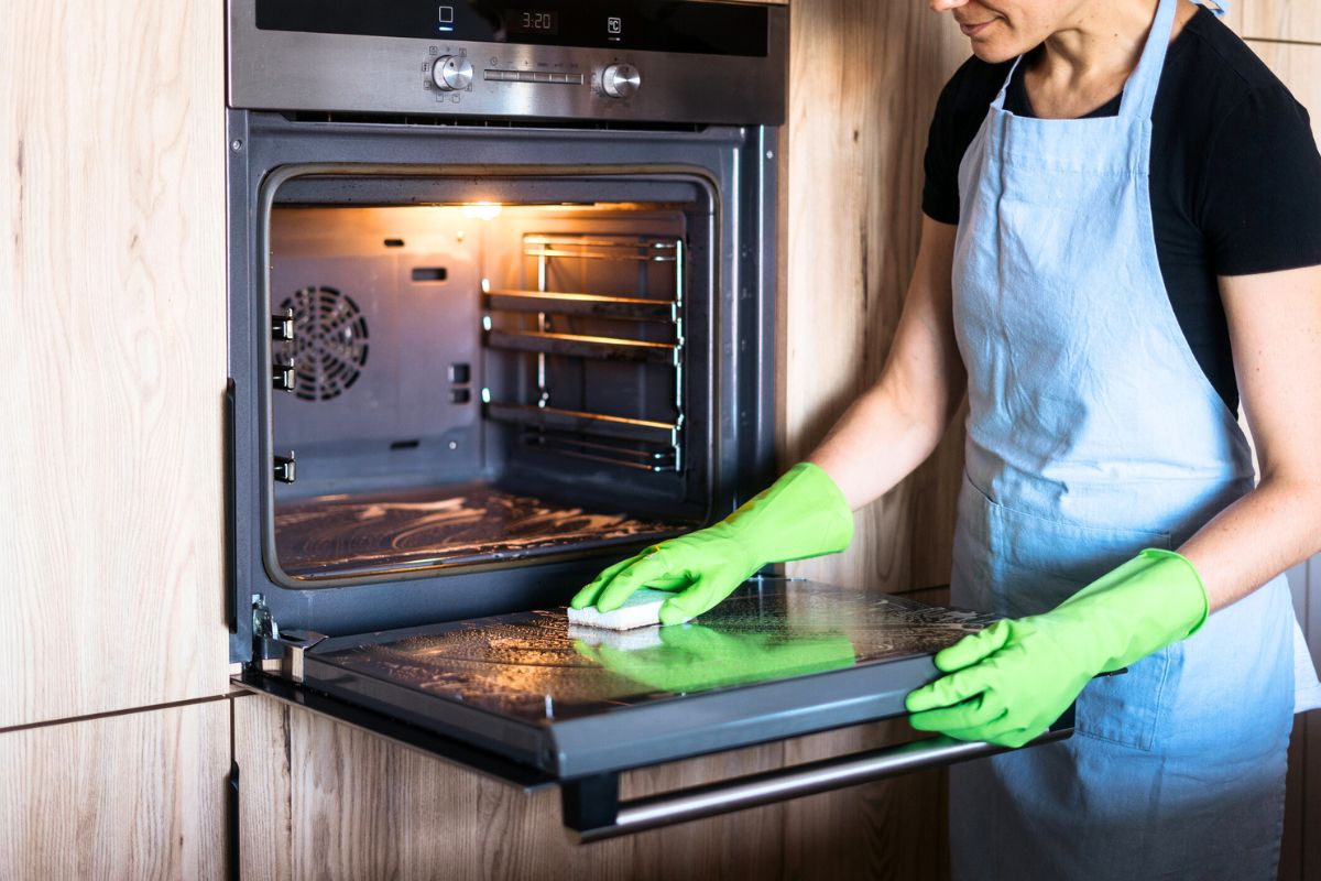 زجاج باب الفرن