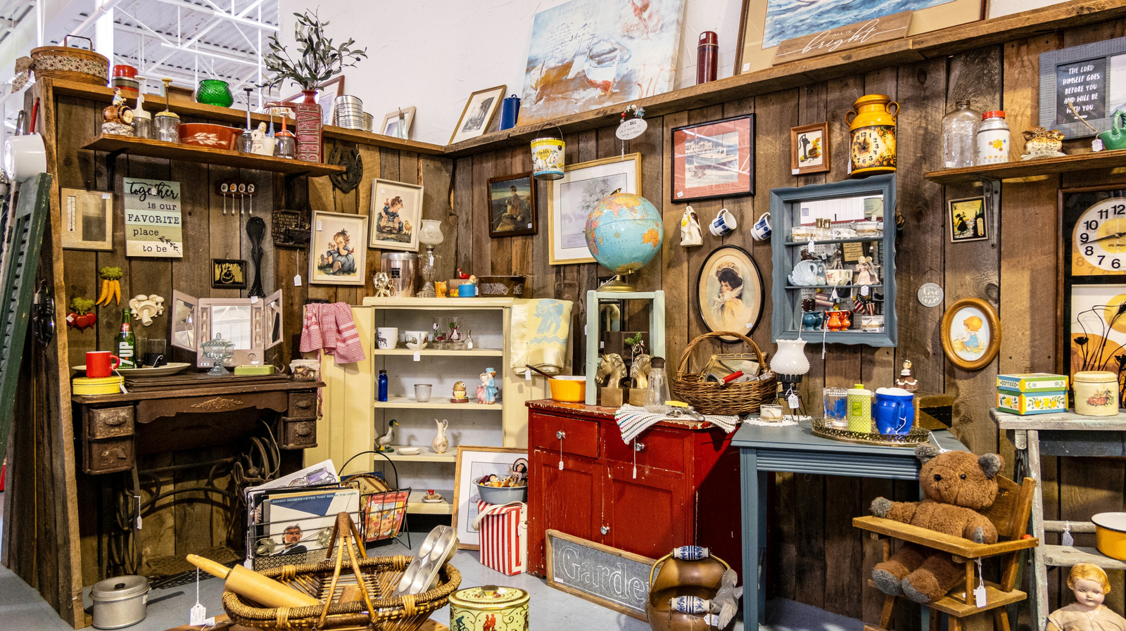 مكان العبقري الذي لم تفكر في شراء أثاث عتيق