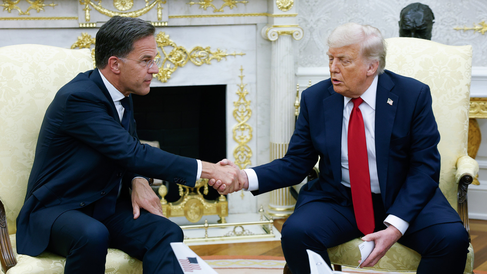 يدك كدمات ترامب تكمن في قلق الناس على صحته