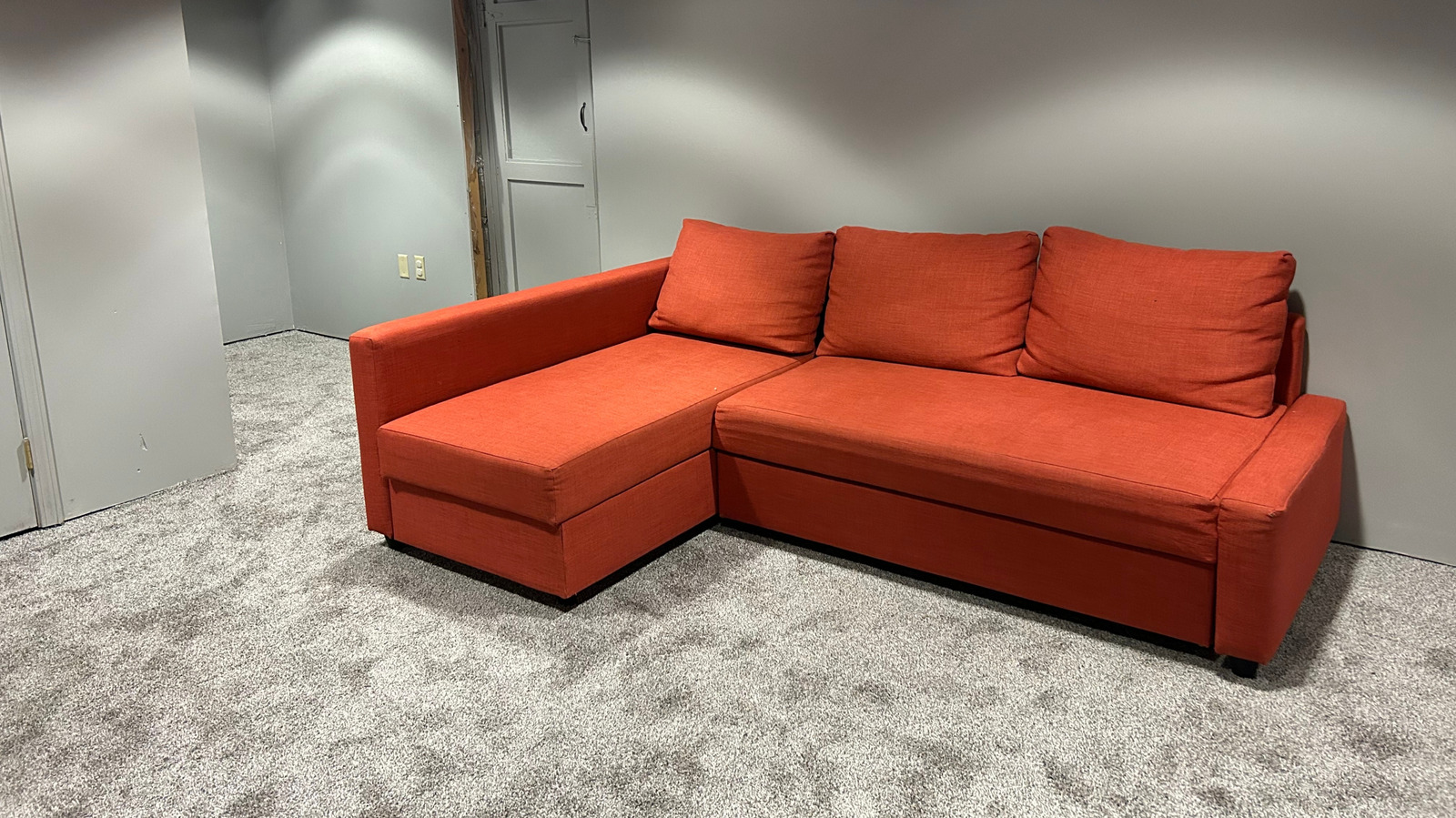 أفضل أرضيات السجاد في الطابق السفلي الخاص بك (والنوع لتجنب)