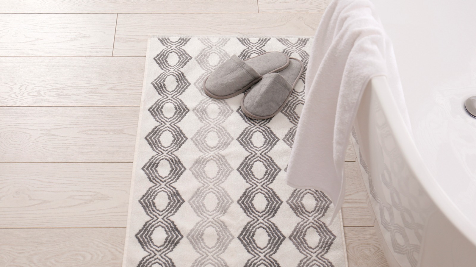 غرفة الغسيل الأساسية التي تجعل تنظيف سجاد الحمام نسيمًا