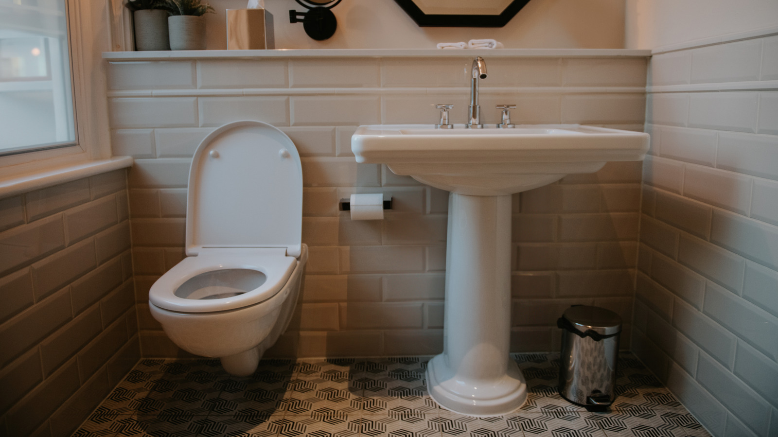 هل مرحاض غليت يستحق الشراء: الجانب السلبي غير المرئي الذي تحتاج إلى معرفته