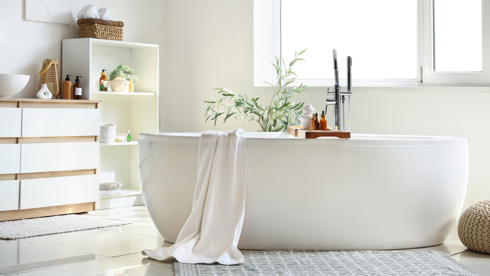 أحواض الاستحمام تخرج عن الأناقة في عام 2025 - إليك الاتجاه الذي يتولى تصميم الحمام