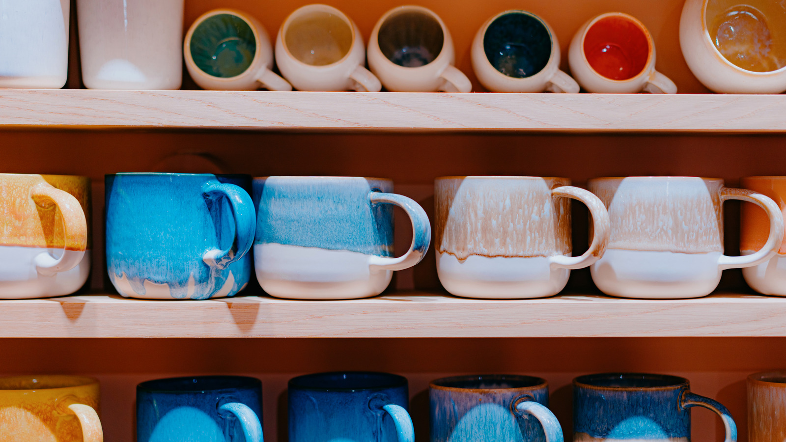 حل تخزين القدح الذكي والبسيط مثالي للمطابخ الصغيرة