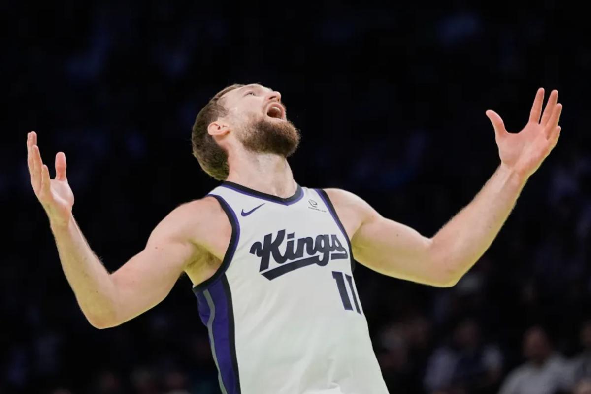 Domantas Sabonis يخرج مصابًا بتمزق جزئي في الغضروف المفصلي في كسارة Kings