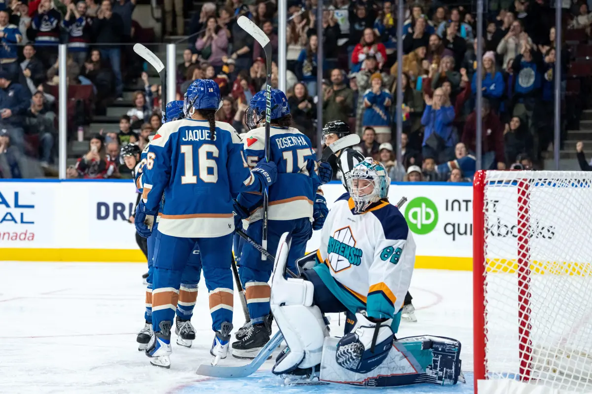 تم إغلاق صفارات الإنذار من خلال توسعة Goldeneyes في زيارة إلى فانكوفر