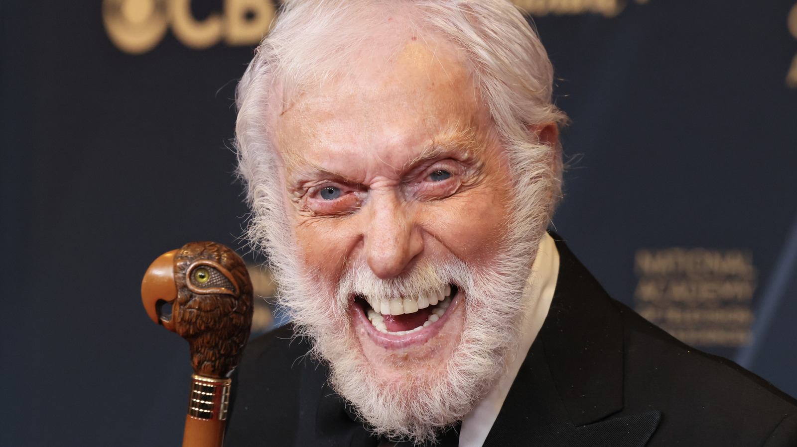 الشيء الوحيد الذي يفعله ديك فان دايك هو المساعدة في مكافحة التيبس في سنواته الأكبر