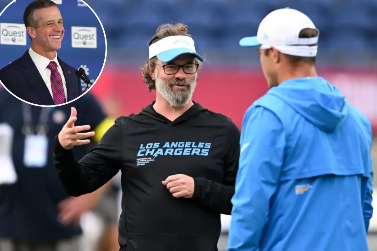 جون هاربو يجري مقابلة مع مدرب QB الخاص بشقيقه جيم لافتتاح المنسق الهجومي للعمالقة