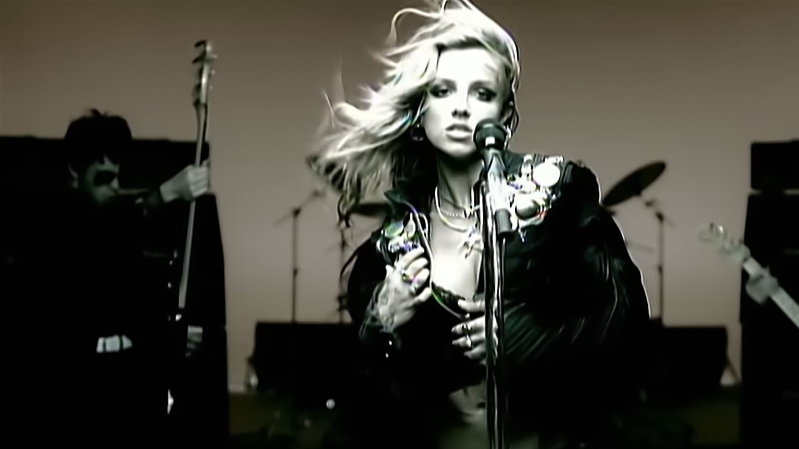 حقق نجاحا كبيرا لأغاني الروك الكلاسيكية التي يكرهها المعجبون بالفعل