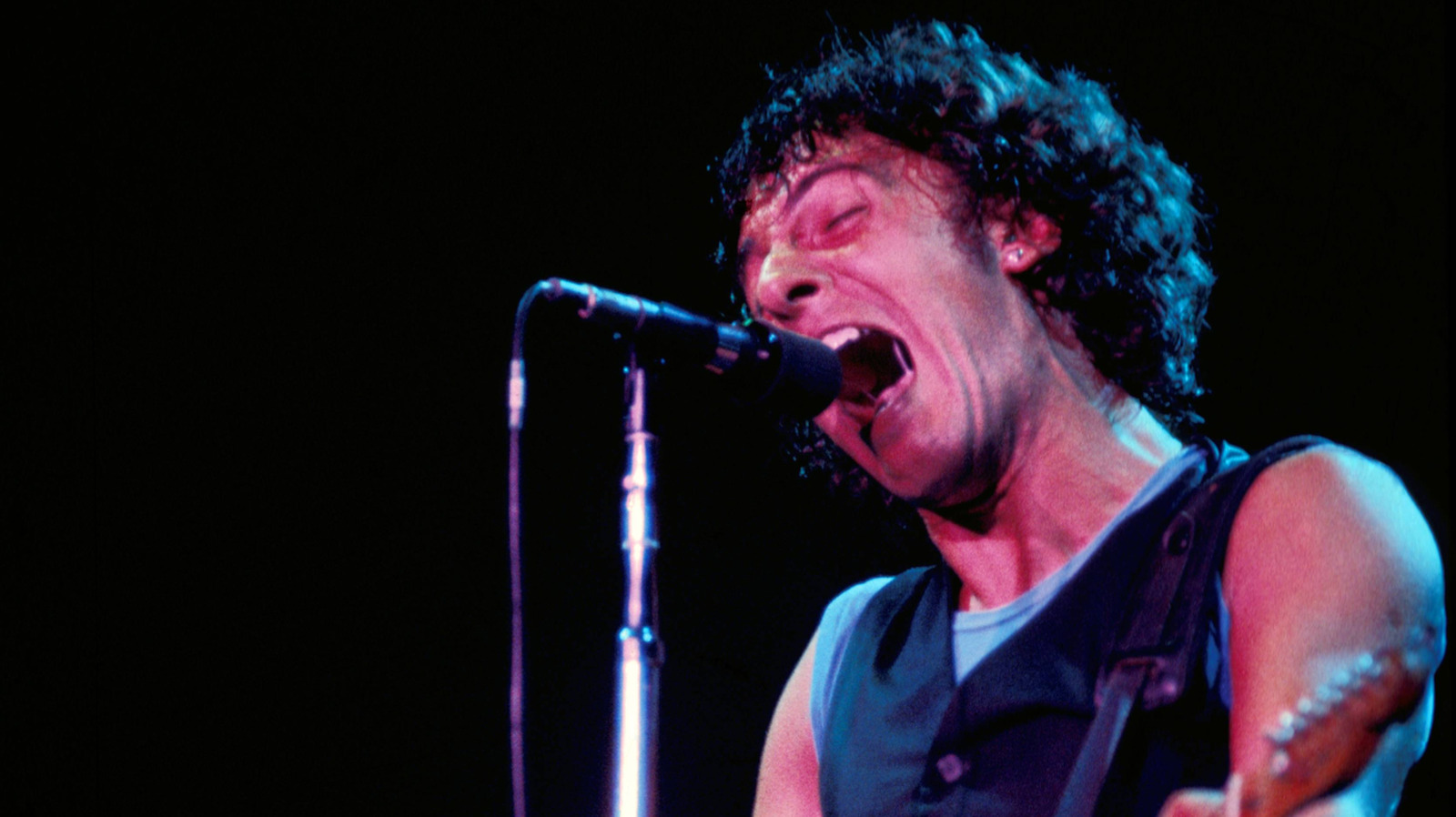 أغاني السبعينيات عندما تتمنى أن تتمكن من العودة بالزمن إلى المدرسة الثانوية