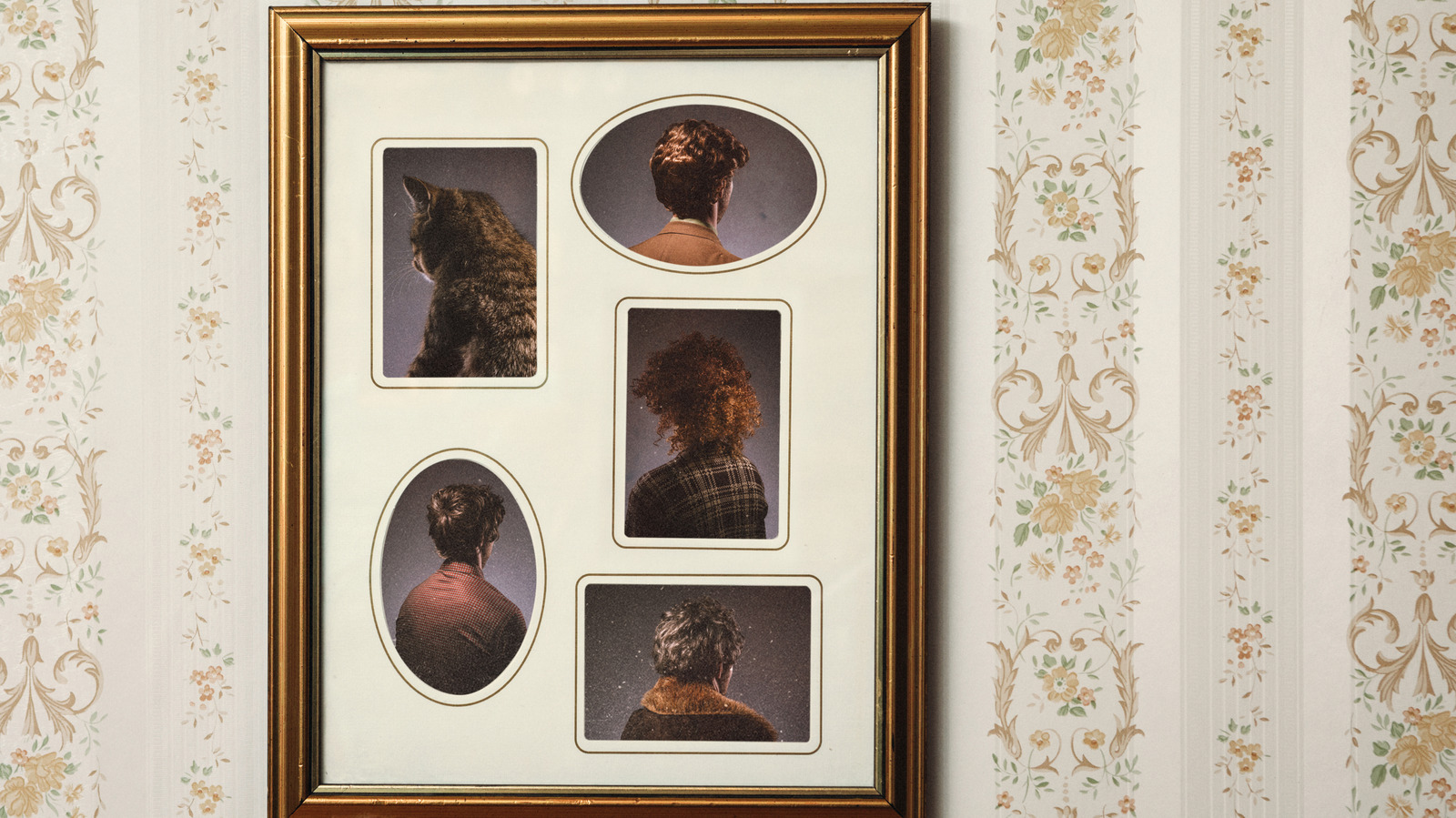 حوّل إطار الصورة القديم إلى حل تخزين مثالي لمشابك شعرك