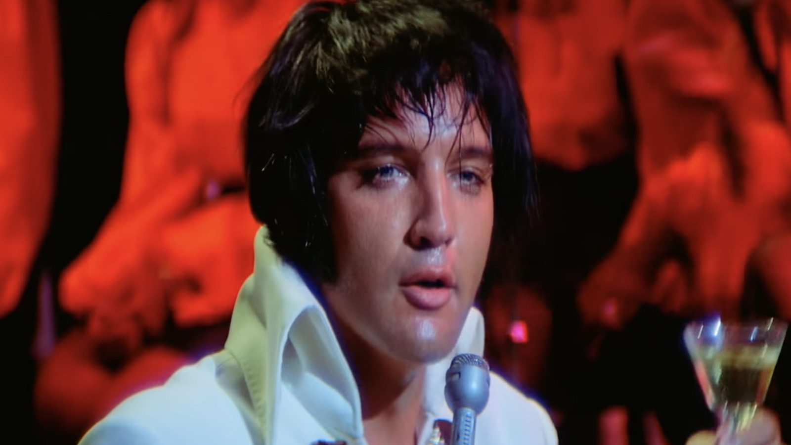 5 أغانٍ ظهرت في EPiC: إلفيس بريسلي في حفل موسيقي يحدد روح الروك أند رول الجامحة