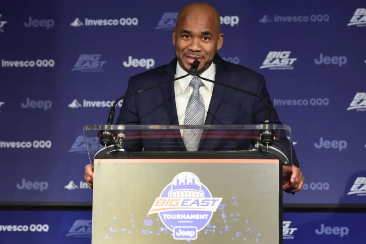 حصل شاهين هولواي من سيتون هول على لقب أفضل مدرب في الشرق الأوسط لهذا العام