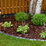 التفاصيل القديمة التي تمنح الفناء الخلفي والحديقة الخاصة بك تتميز بمظهر مصقول