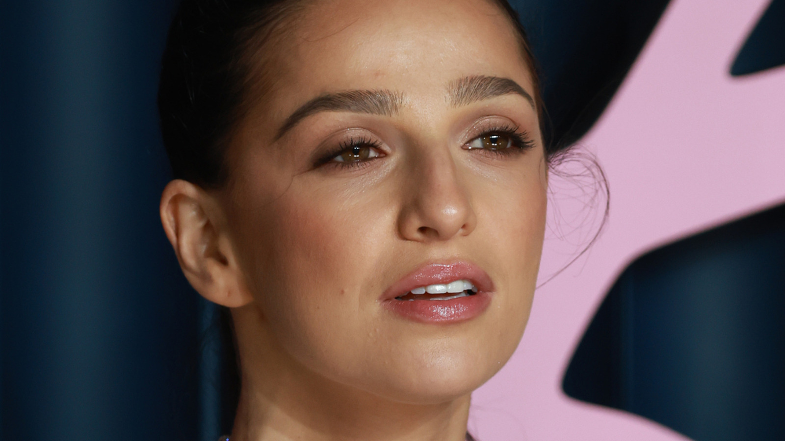 تشخيص ماريسا أبيلا بسرطان الغدة الدرقية في سن 23 غيّر حياتها إلى الأبد