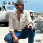 كلمات الأغنية الأكثر روعة وسخافة عن تشاك نوريس تمت كتابتها على الإطلاق