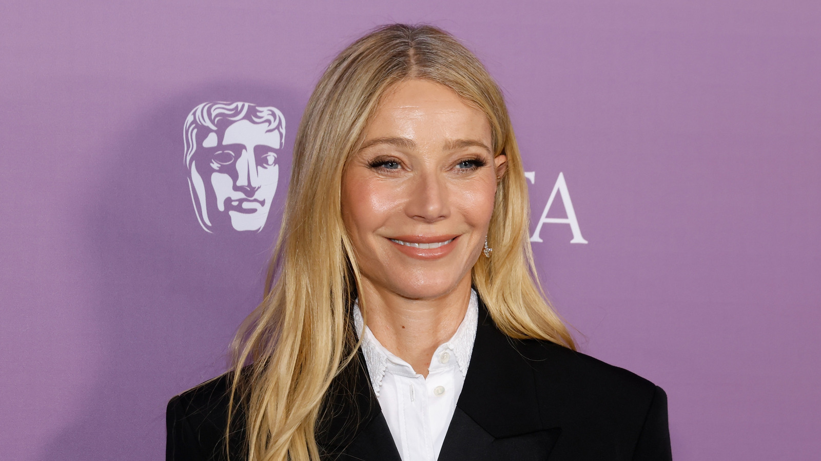 كيف قامت غوينيث بالترو بتعديل نظامها الغذائي لمكافحة انخفاض كثافة العظام؟