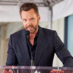 معركة جويل ماكهيل ضد تساقط الشعر كلفته آلاف الدولارات