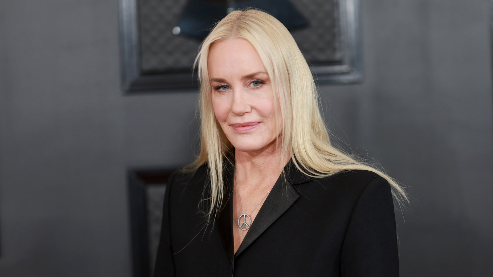 هل داريل هانا مصاب بالتوحد؟ التشخيص جعل المعجبين ينتقدون تصويرها المثير للجدل في قصة حب