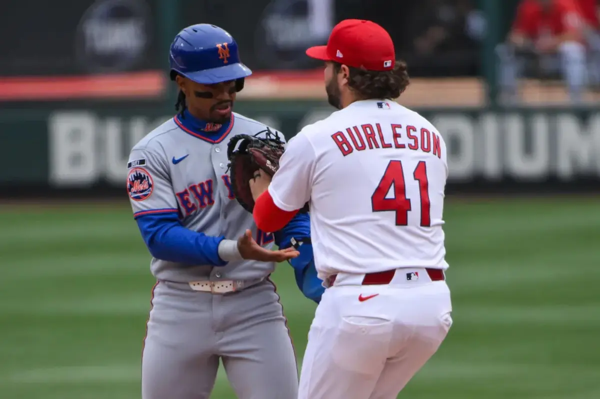 يرتكب فرانسيسكو ليندور لاعب ميتس خطأين مكلفين مع استمرار تراجعه المبكر أيضًا