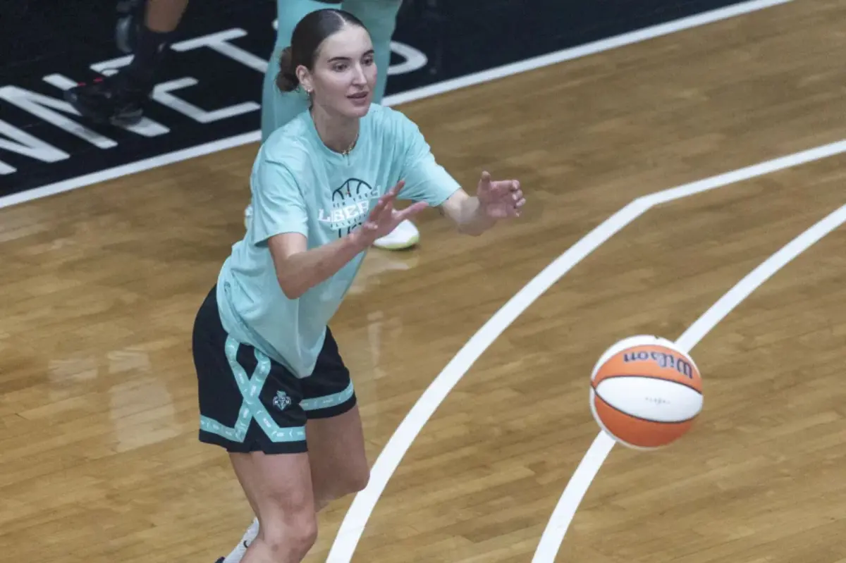 يتم إطلاق النار على الحارس الأسترالي أنيلي مالي في معسكر تدريب ليبرتي