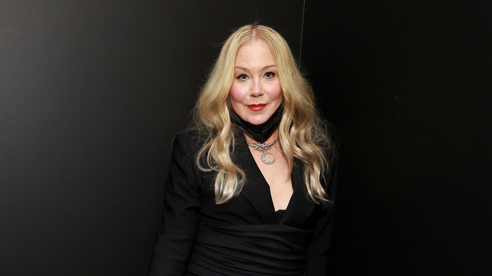 اشترت كريستينا أبلغيت قطعة أرض للدفن وسط مرض التصلب العصبي المتعدد. استدعاء هذا المهووس؟ أنت بحاجة إلى التحقق من الواقع