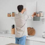 حافظ على أسطح عمل المطبخ منظمة باستخدام رف تخزين عتيق