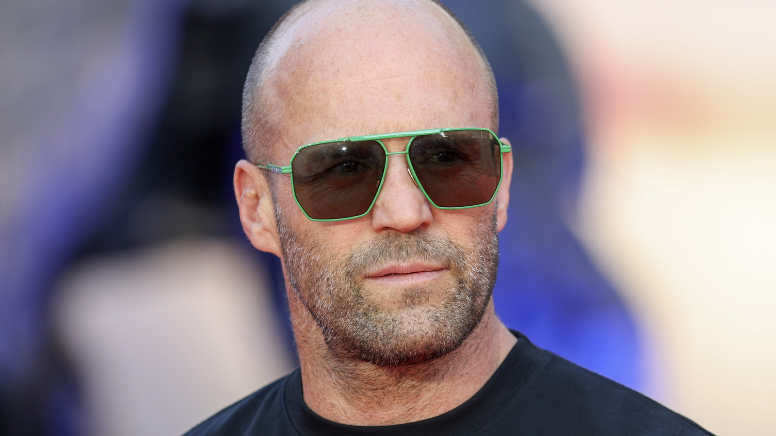 صور جنبًا إلى جنب لمشاهير الرجال الذين يعانون من الصلع بشكل طبيعي - لا توجد عمليات زراعة شعر هنا