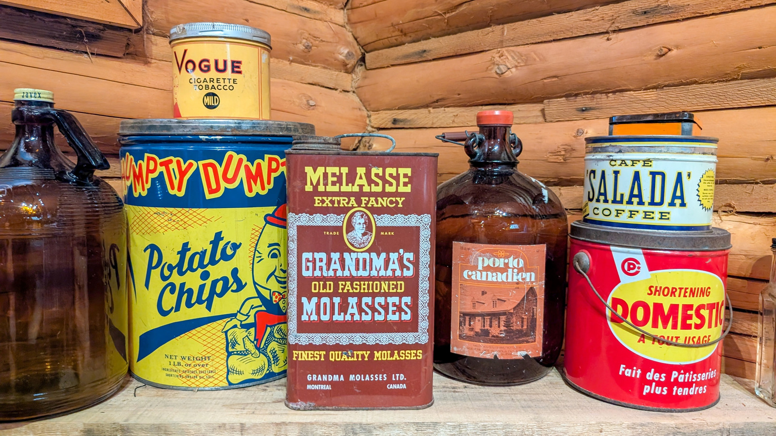 علب الصفيح من Vintage Thrift Store ليست خردة، إنها حلول تخزين مفيدة