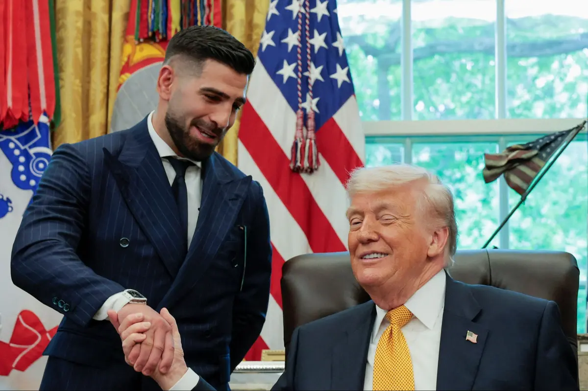 إيليا توبوريا يعيش "الحلم الأمريكي" بصفته متصدرًا للبيت الأبيض في UFC