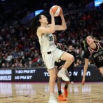 تفي Breanna Stewart بوعدها بالحرية عندما تغلبت على Fire