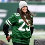 من مشجعي Jets الرائعين الذين حاولوا تسجيل هدف ميداني لمسافة 100 ألف يعودون إلى MetLife بتذاكر كأس العالم