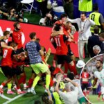 تأهلت الجزائر والنمسا إلى دور خروج المغلوب في كأس العالم بعد نهاية مثيرة