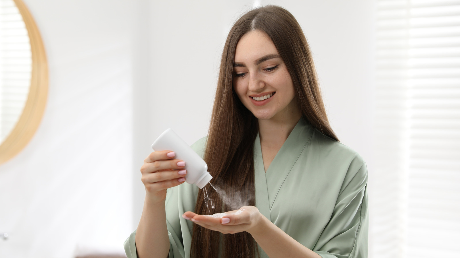 سيطر التلك على جمال السبعينيات. الآن يريد الجيل Z استعادة المسحوق – ما هي المخاوف المتعلقة بالسلامة؟