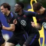 فولارين بالوغون في تشكيلة USMNT ضد بلجيكا مع احتدام دراما البطاقة الحمراء