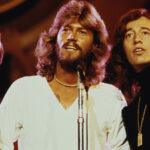 من الشائع أن يساء فهم كلمات أغنية Bee Gees، وقد تغنيها بشكل خاطئ