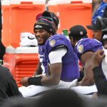 يقدم جيسي مينتر من فريق Ravens تحديثًا لإصابة لامار جاكسون