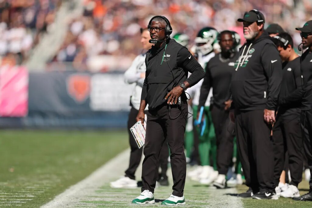 يجد آرون جلين أن Jets إيجابيات في خسارة فادحة أمام Bears مع توقف الموسم على الامتداد القادم