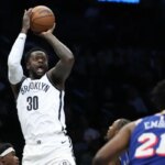 يوليوس راندل يقود بالقدوة في فوز نيتس قبل الموسم على 76ers