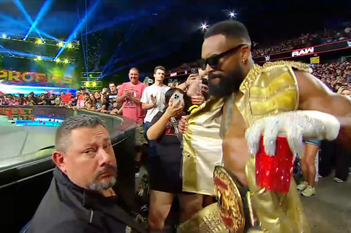 رفع دعوى قضائية ضد نجم WWE مونتيز فورد بسبب "رقصة جنسية" مزعومة على حارس الأمن خلال عرض "Monday Night Raw"